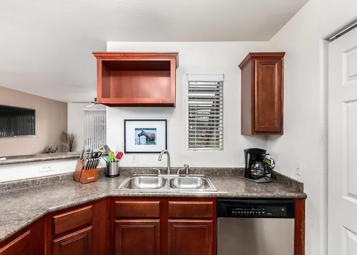 Cordillera Condo: Pools Hot Tubs Racquetball Patio Retreat Phoenix