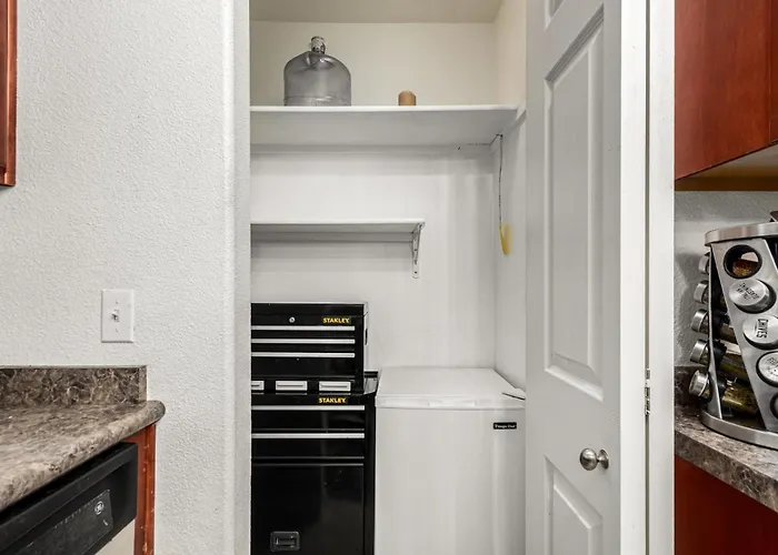 Cordillera Condo: Pools Hot Tubs Racquetball Patio Retreat