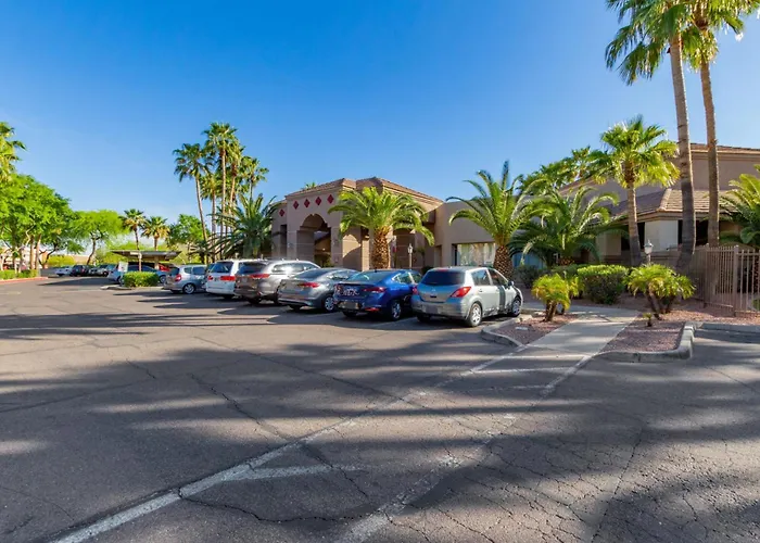 Cordillera Condo: Pools Hot Tubs Racquetball Patio Retreat * Phoenix