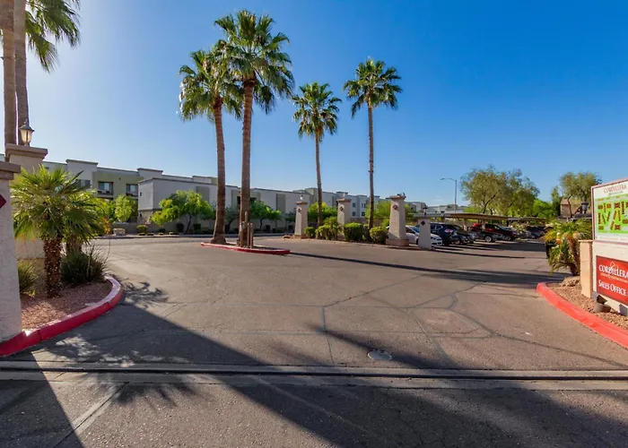 Cordillera Condo: Pools Hot Tubs Racquetball Patio Retreat